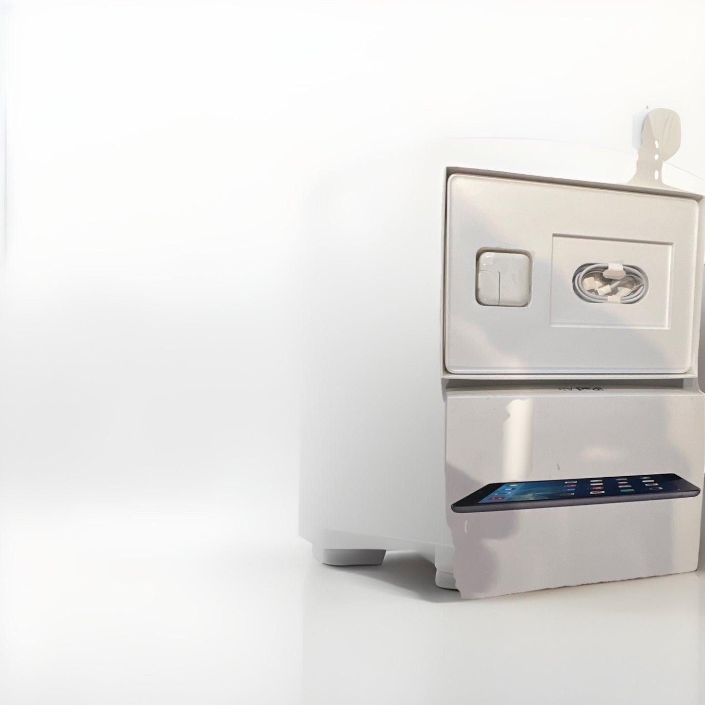 Apple iPad Air 1st Generation  32GB Wi-Fi + Cellular 9.7-🛠️ Cracked Glass 🛠️